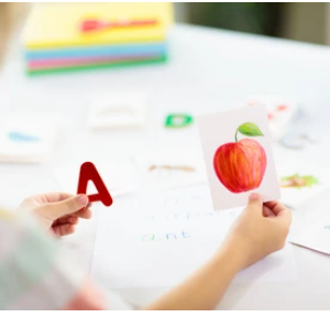 Samen sterk in taal: Wat werkt (en wat niet) bij Samenwerkend leren en Gebaren in de klas